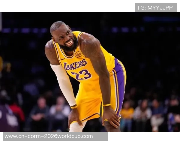 湖人胜太阳赛后!雷迪克表彰1人，还点名批判1人，詹姆斯不贪功